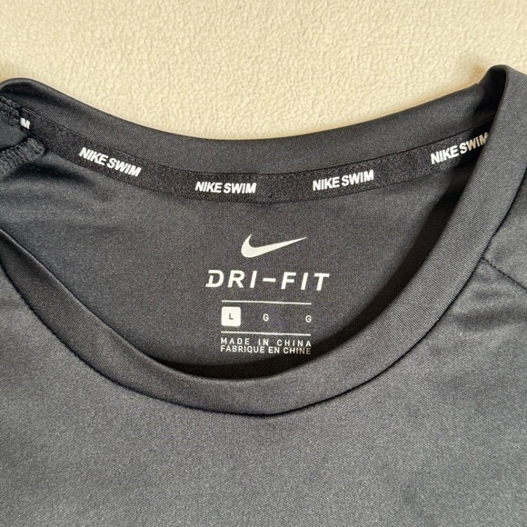 Nike Short-Sleeve Hydroguard Swim Dri-Fit Shirt - Picture 5 of 7